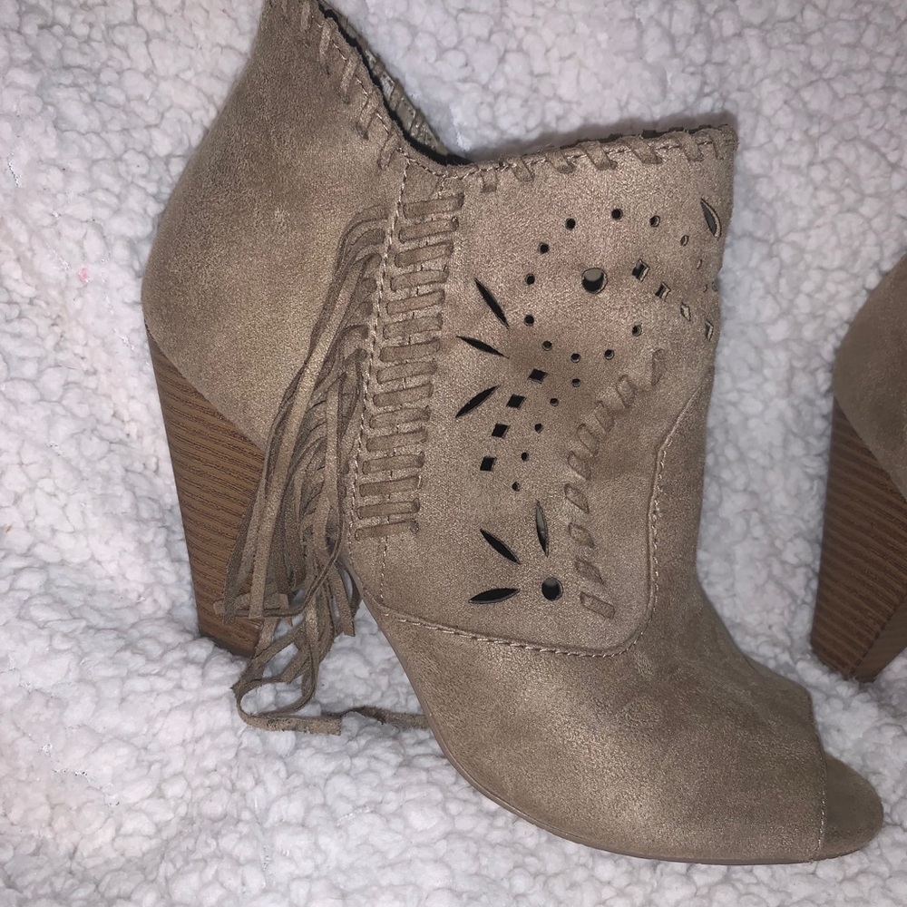 Open toe booties - Picture 2 of 5